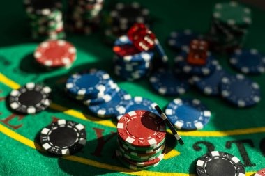 daget777 payment gateway showing DANA OVO and QRIS integration for Casino Hold'em deposits